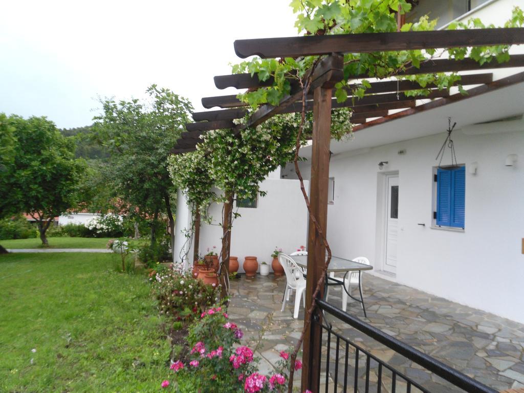 Yalis Studios Achladies  Exterior photo
